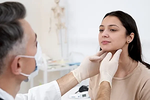 Çene Eklemi (TMJ) Problemleri ve Fizyoterapi Tedavisi: Belirtiler, Nedenler ve Tedavi Yöntemleri