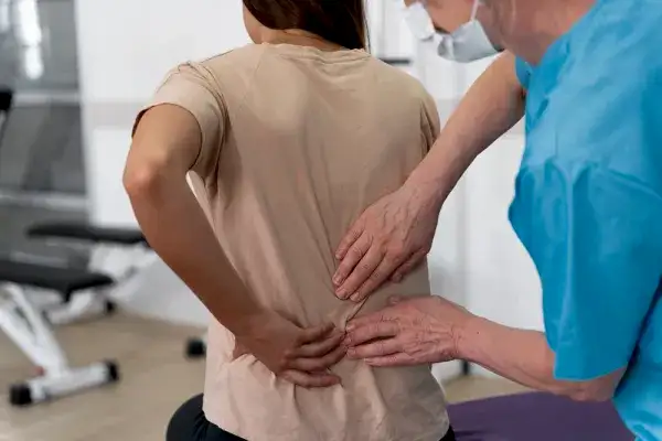 Dejeneratif Disk Hastalığı: Nedenleri, Belirtileri ve Tedavi Yöntemleri